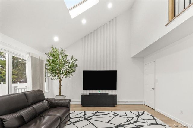 1662 Park Avenue, New Hyde Park, NY 11040