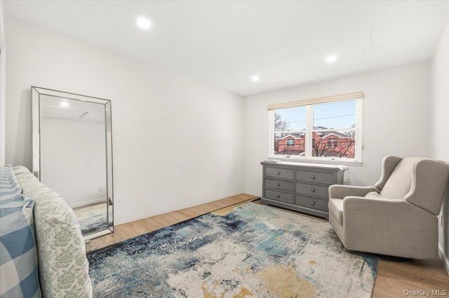 1662 Park Avenue, New Hyde Park, NY 11040