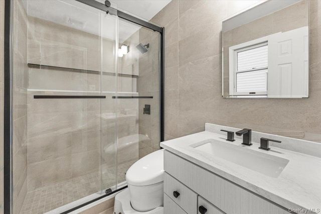 1662 Park Avenue, New Hyde Park, NY 11040