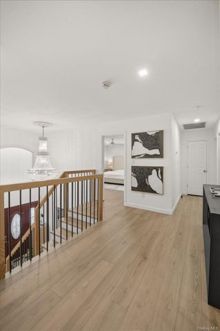 1662 Park Avenue, New Hyde Park, NY 11040