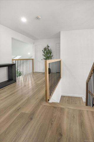 1662 Park Avenue, New Hyde Park, NY 11040