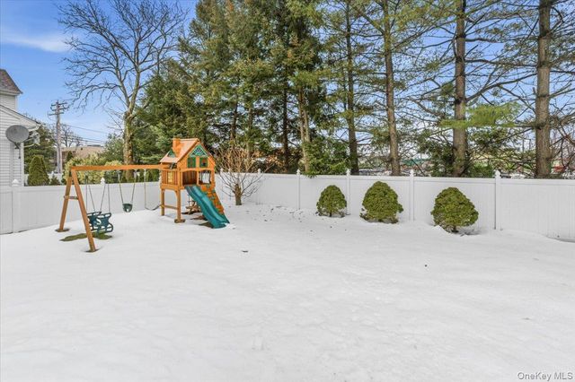 1662 Park Avenue, New Hyde Park, NY 11040