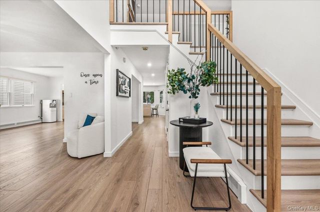 1662 Park Avenue, New Hyde Park, NY 11040