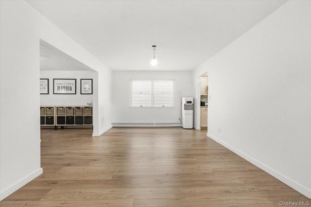 1662 Park Avenue, New Hyde Park, NY 11040