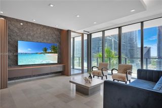 68 SE 6th Street 1004, Miami, FL 33131