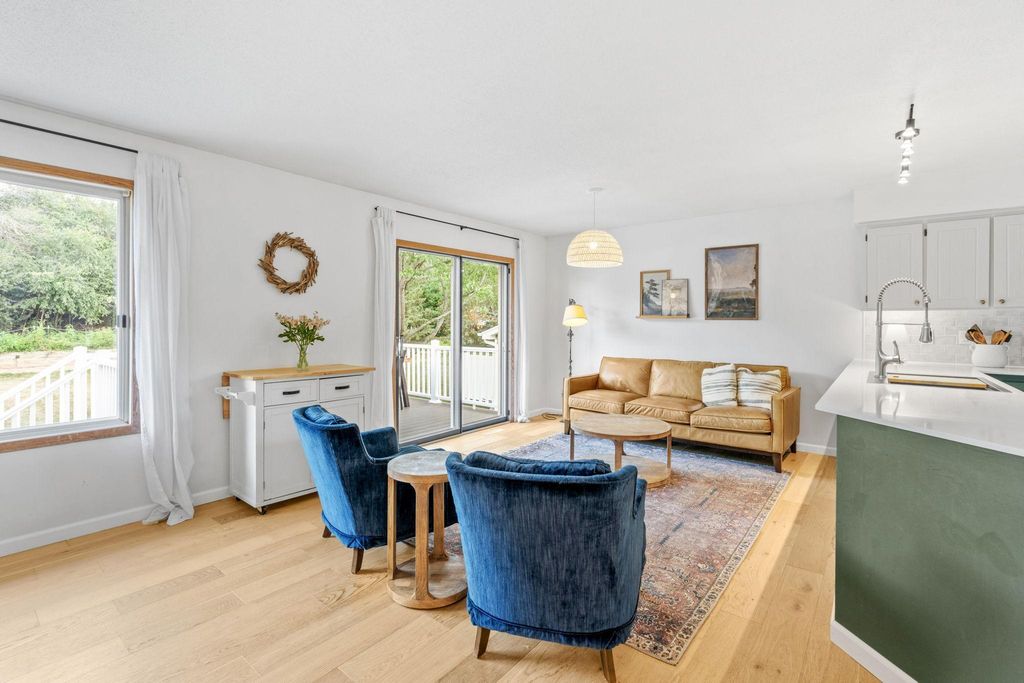 8632 Seasons Court, Woodbury, MN 55125 — photo 2