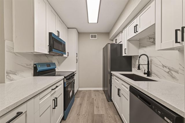 1860 White Oak Drive 311, Houston, TX 77009