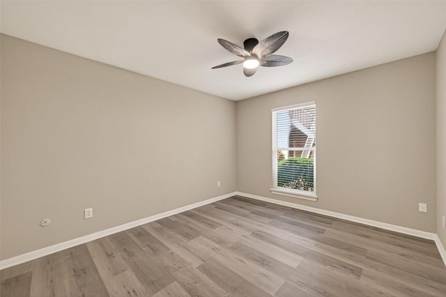 1860 White Oak Drive 311, Houston, TX 77009