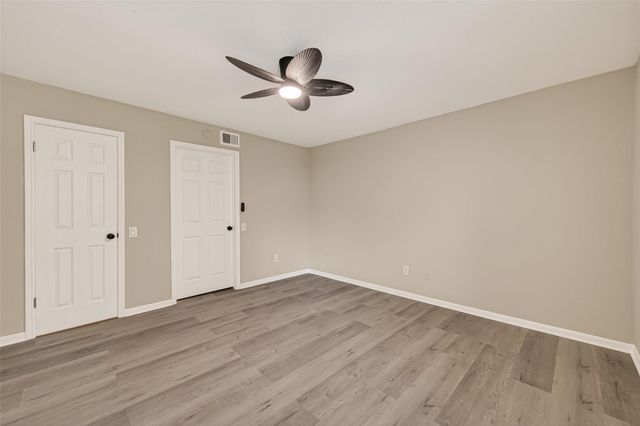 1860 White Oak Drive 311, Houston, TX 77009