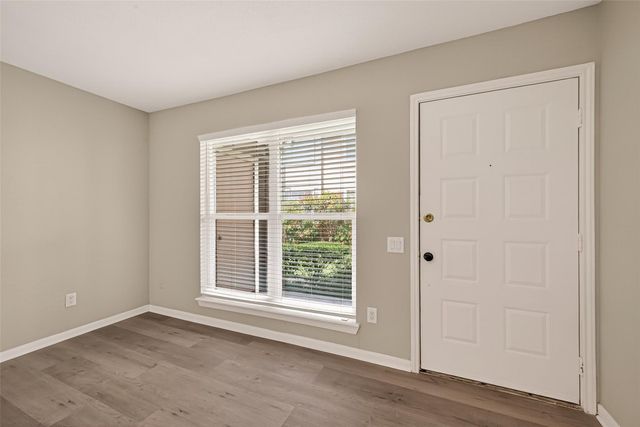 1860 White Oak Drive 311, Houston, TX 77009