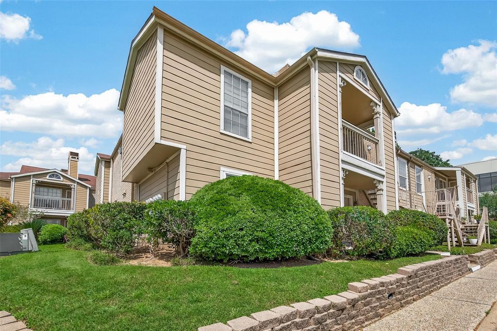 1860 White Oak Drive 311, Houston, TX 77009