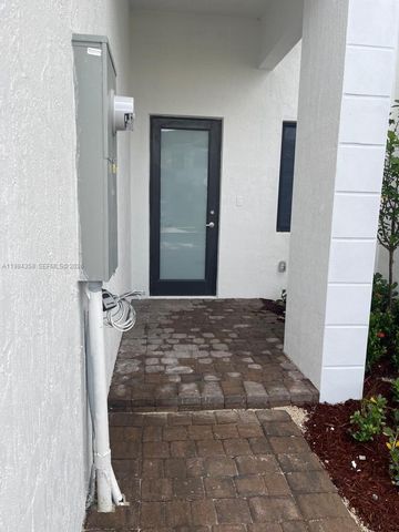 13637 SW 157th Pl, Miami, FL 33196