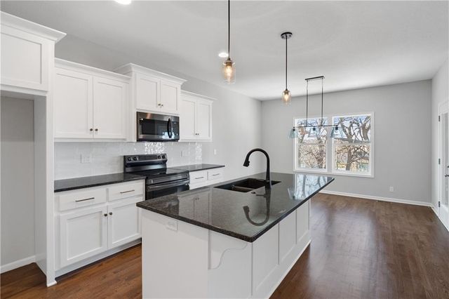 25409 W 149th Terrace, Olathe, KS 66061