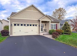 3279 Twilight Court, Lysander, NY 13027