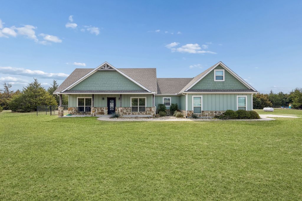 130 Judah Circle, Trenton, TX 75490