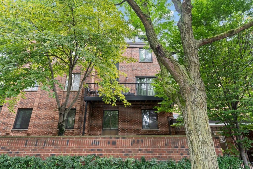 1651 N DAYTON Street 104, Chicago, IL 60614 — exterior