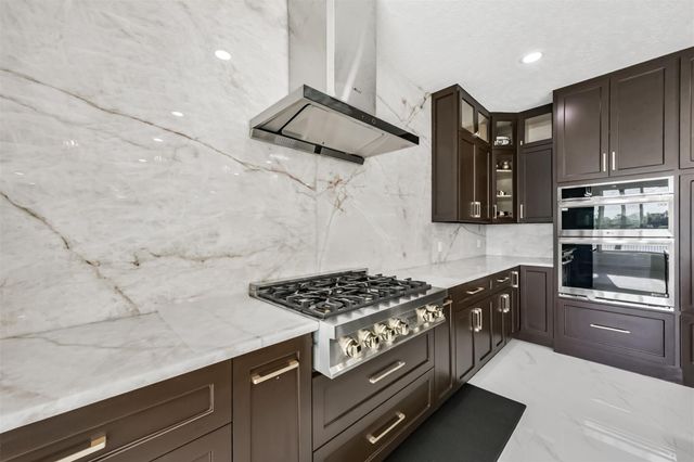 2315 Bending Spring Drive, Pearland, TX 77584