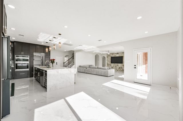 2315 Bending Spring Drive, Pearland, TX 77584