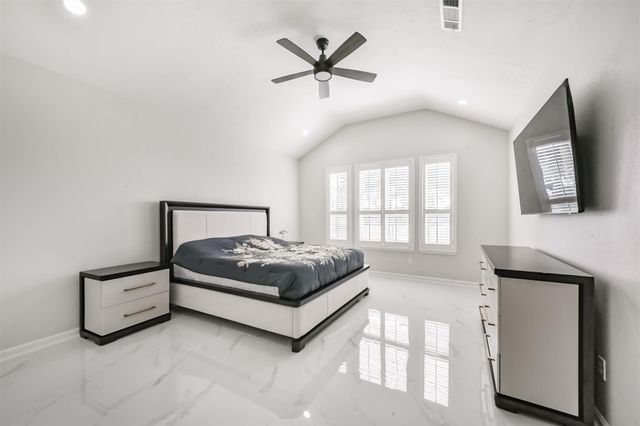 2315 Bending Spring Drive, Pearland, TX 77584