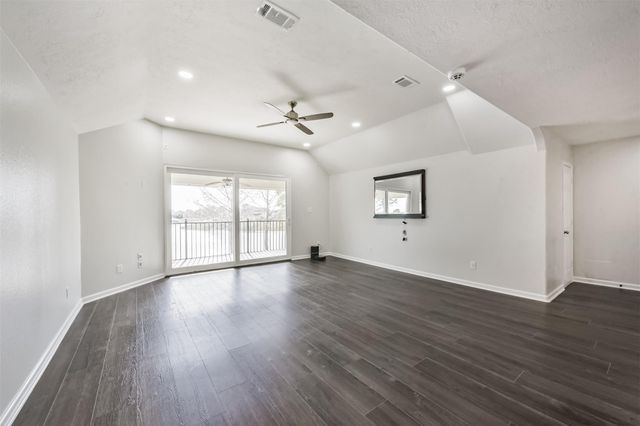 2315 Bending Spring Drive, Pearland, TX 77584