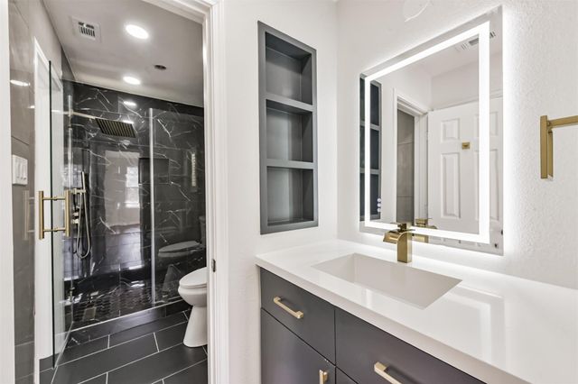 2315 Bending Spring Drive, Pearland, TX 77584