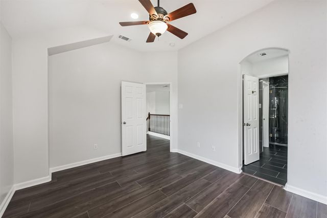 2315 Bending Spring Drive, Pearland, TX 77584