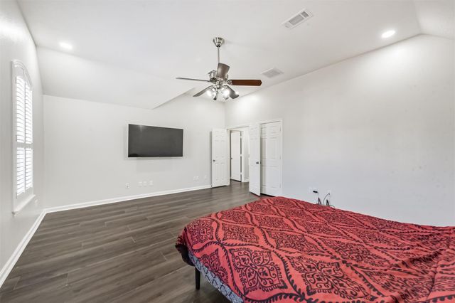 2315 Bending Spring Drive, Pearland, TX 77584