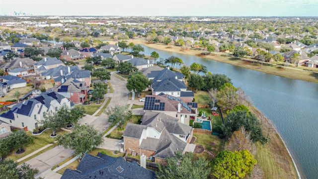 2315 Bending Spring Drive, Pearland, TX 77584