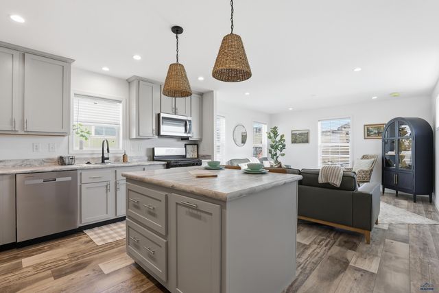 1717.45 E PHILADELPHIA, Rapid City, SD 57703