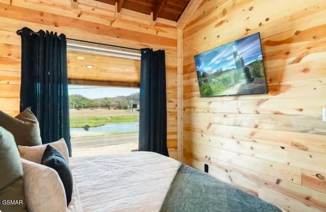 1339 Old Knoxville Highway, Sevierville, TN 37876