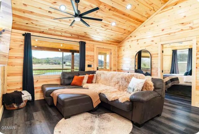 1339 Old Knoxville Highway, Sevierville, TN 37876