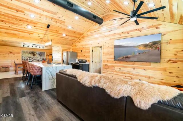 1339 Old Knoxville Highway, Sevierville, TN 37876