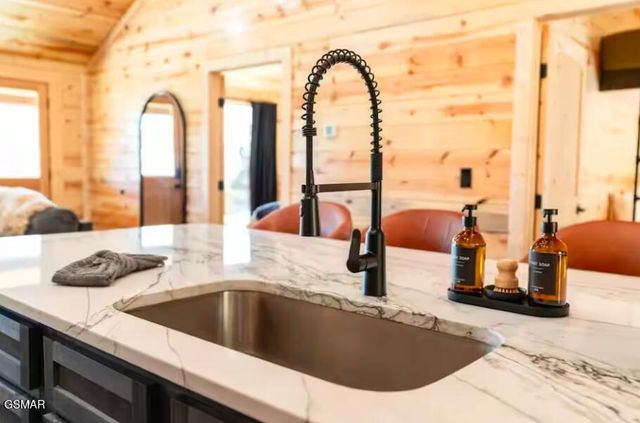 1339 Old Knoxville Highway, Sevierville, TN 37876