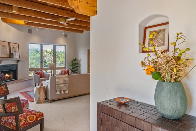 1 Sabroso Place, Santa Fe, NM 87508