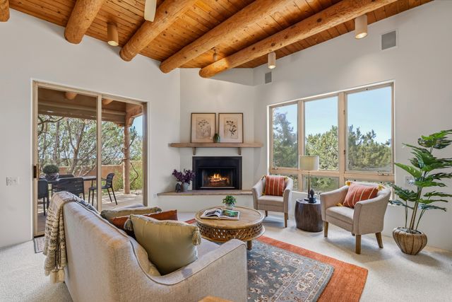 1 Sabroso Place, Santa Fe, NM 87508