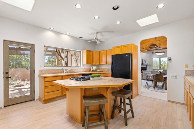 1 Sabroso Place, Santa Fe, NM 87508