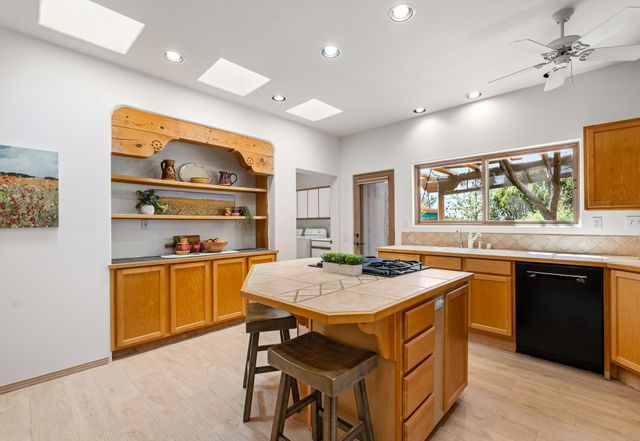 1 Sabroso Place, Santa Fe, NM 87508