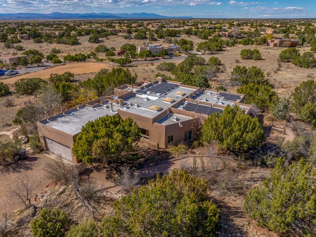 1 Sabroso Place, Santa Fe, NM 87508