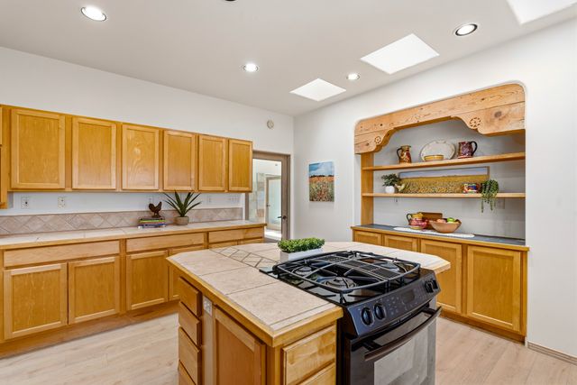 1 Sabroso Place, Santa Fe, NM 87508