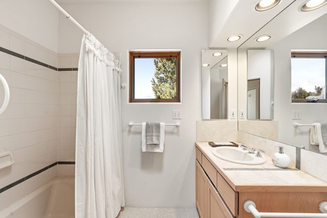 1 Sabroso Place, Santa Fe, NM 87508