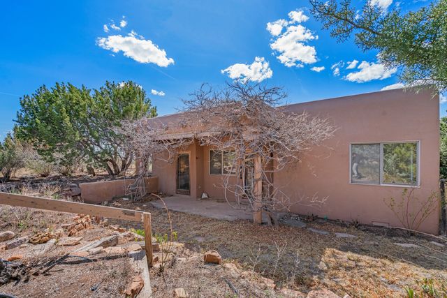 1 Sabroso Place, Santa Fe, NM 87508