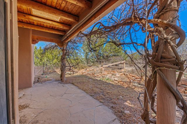 1 Sabroso Place, Santa Fe, NM 87508