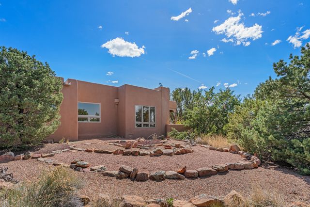 1 Sabroso Place, Santa Fe, NM 87508