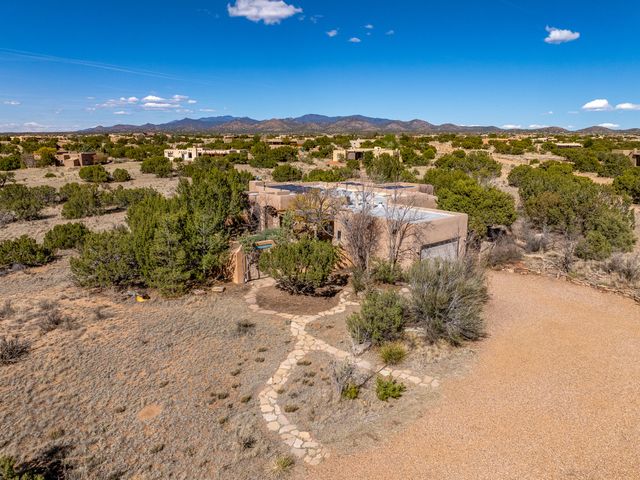 1 Sabroso Place, Santa Fe, NM 87508