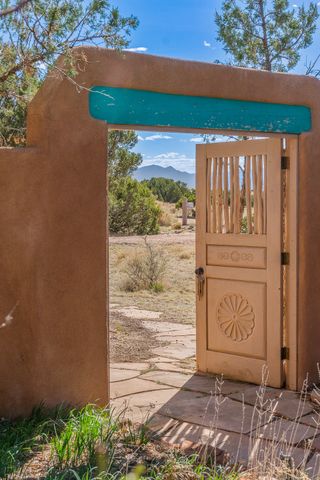 1 Sabroso Place, Santa Fe, NM 87508