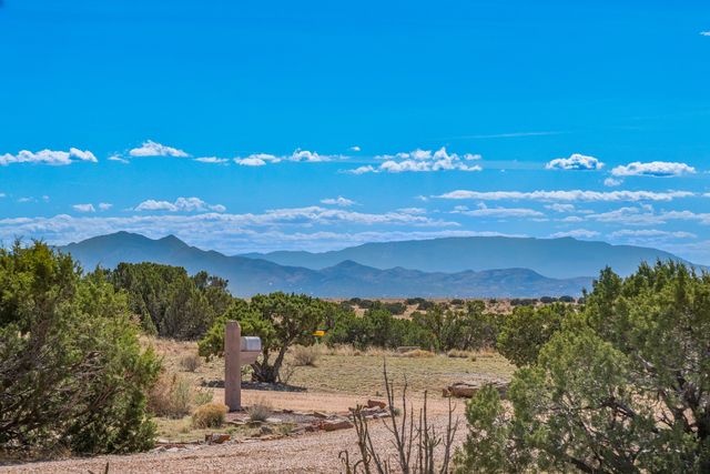 1 Sabroso Place, Santa Fe, NM 87508