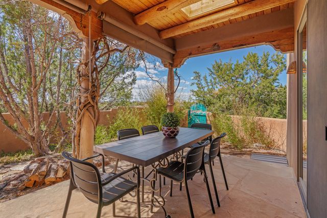 1 Sabroso Place, Santa Fe, NM 87508