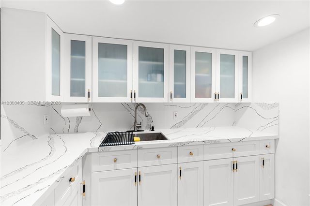 6195 Rock Island Rd 503, Tamarac, FL 33319