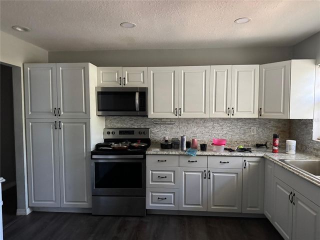 19910 LONGLEAF DRIVE, Lutz, FL 33548