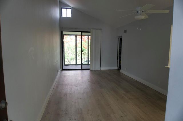 213 Lake Pointe Drive 211, Oakland Park, FL 33309